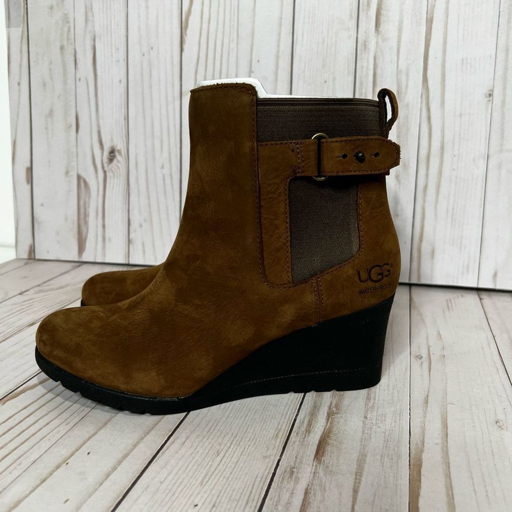 UGG brand new! Indra Waterproof Leather Stout Brown Wedge Ankle Boots